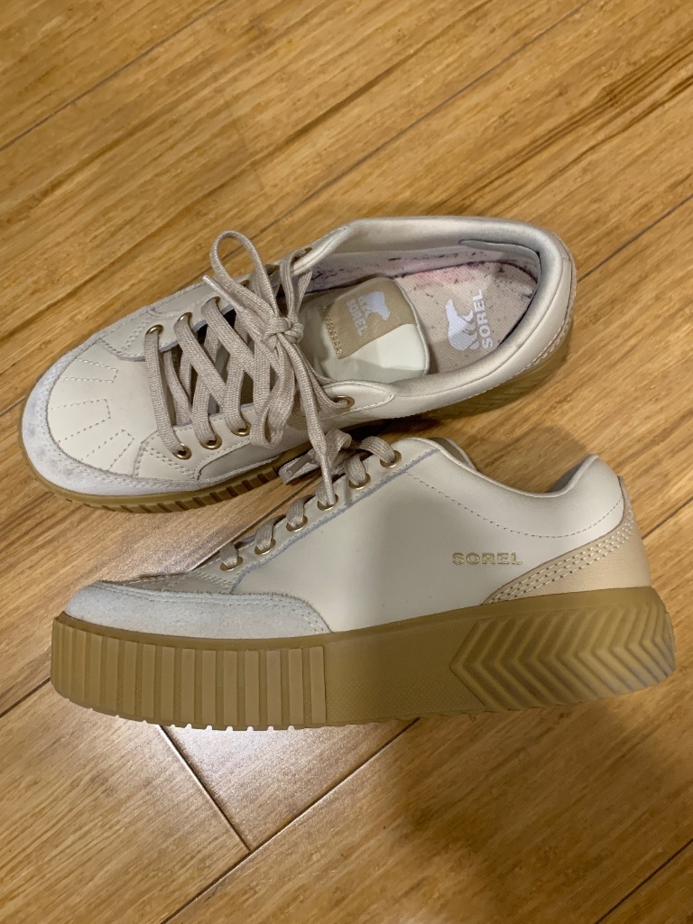 Women SOREL Ona Ave Platform Sneaker in bleached ceramic size 9